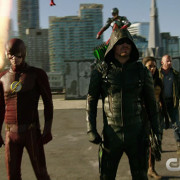 Legends of Tomorrow “Invasion!” Preview Trailer & Screencaps